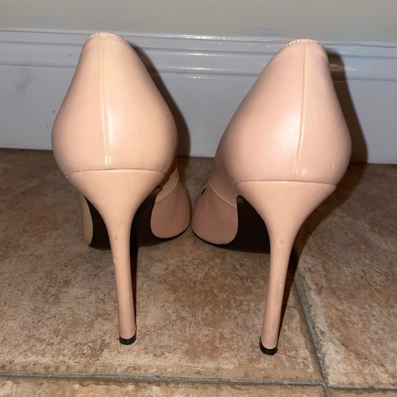 Stuart Weitzman Nude Leather Heels - Picture 5 of 8